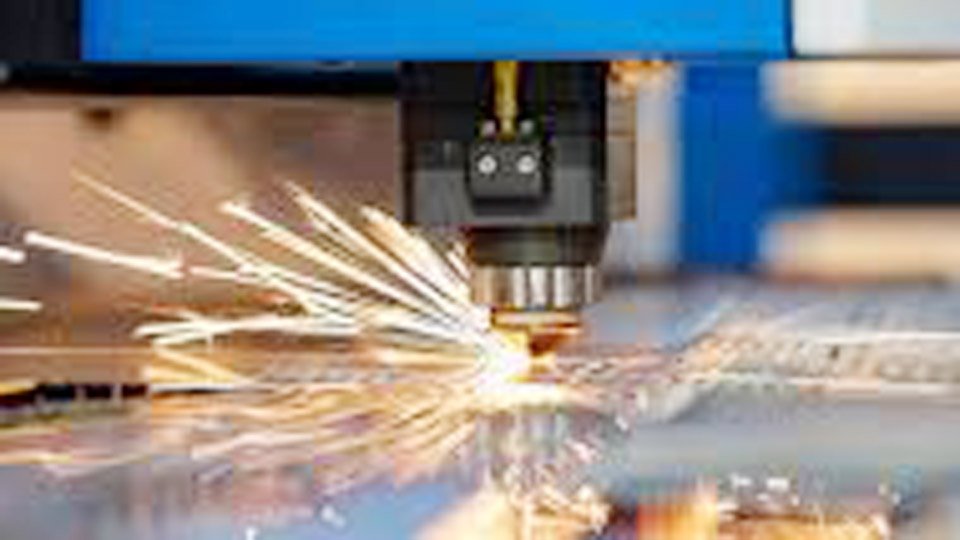 Do Plasma Cutters Use Gas or Compressed Air